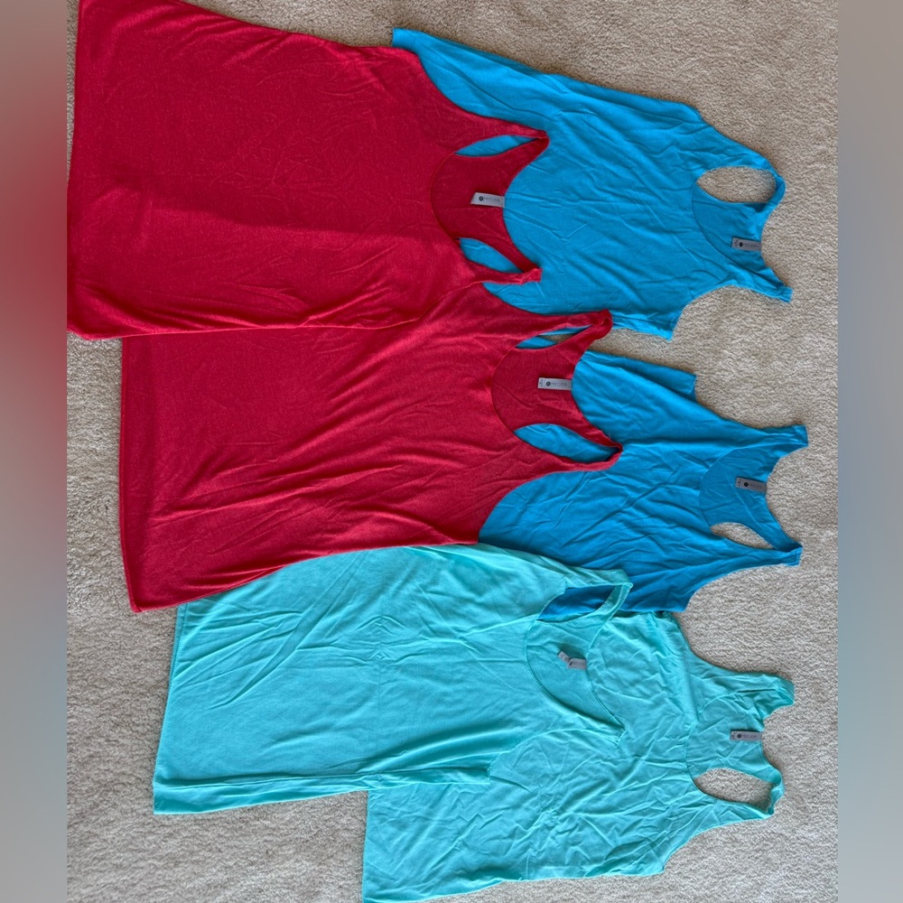 13 Blank tank tops!